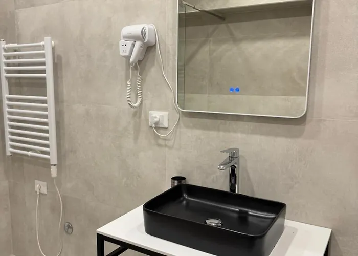 מלון L'hotel טיראנה