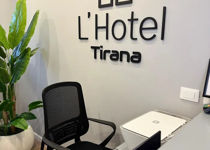 L'hotel מלון טיראנה