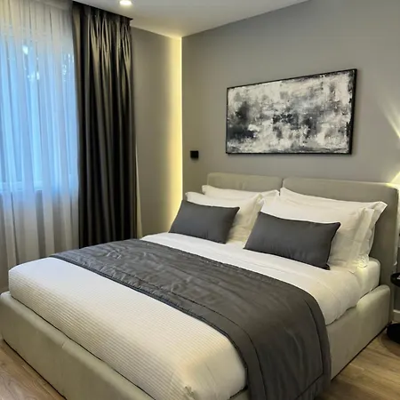 Hotel L'hotel 3*