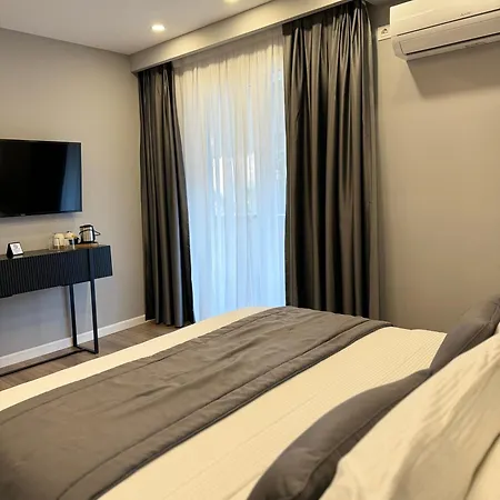 L'hotel Отель 3*