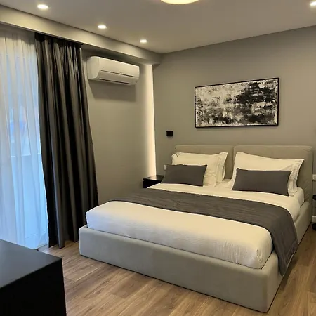 Hotel L'hotel 3*
