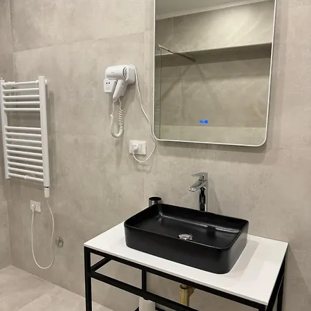 Отель L'hotel Тирана